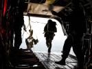 Desant ze śmigłowca CH-47 Chinook (fot. Sgt. Catessa Palone)