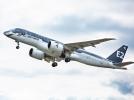 Embraer E190-E2 w locie (fot. Embraer)