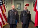 Płk Tomasz Wiak oraz płk Tomasz Lenart odznaczeni amerykańskim Medalem za Chwalebną Służbę (fot. Ambasada USA w Polsce)