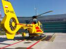 EC 135 Lotniczego Pogotowia Ratunkowego przed bazą HEMS we Wrocławiu (fot. allegro.pl)