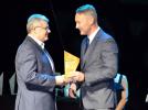 PZL Mielec z wyróżnieniem Mecenasa Sportu - wręczenie statuetki (fot. KORSO)