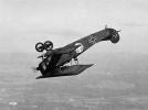 Fokker D.VII w czasie wykonywania pętli (fot. Bain News Service, Domena publiczna, Wikimedia Commons)