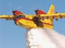 DHC-515 Firefighter w locie - zrzut wody (fot. De Havilland Canada)