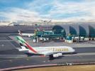Samoloty A380 i B777 linii lotniczych Emirates na lotnisku w Dubaju (fot. Emirates)