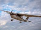 Cessna 206H, fot. lotnik_org