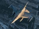 F-16 w locie - widok z góry (fot. Piotr Łysakowski)