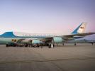 Air Force One (fot. U.S. Air Force photo by Senior Airman Andrew Bertain, Domena publiczna, Wikimedia Commons)