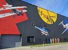 Mural upamiętniający 100-lecie lotnictwa sanitarnego w Polsce i 25-lecie LPR (fot. Lotnicze Pogotowie Ratunkowe)