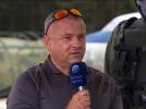 Arkadiusz 'Maya' Majewski opowiada o skokach spadochronowych (fot. Kadr z filmu na youtube.com)
