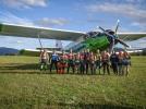 Rajd Spadochronowy dookoła Polski - skoczkowie przed samolotem An-2 (fot. aeroklub-polski.pl)