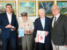 100-lecie Royal Canadian Air Force – pamiątkowa srebrna moneta w zbiorach Muzeum Lotnictwa Polskiego (fot. Muzeum Lotnictwa Polskiego)