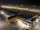 Port Lotniczy Katowice - terminal cargo nocą (fot. Piotr Adamczyk)