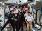 Załogi misji Axiom 4 i Ekspedycji 73 wewnątrz modułu Harmony Międzynarodowej Stacji Kosmicznej (fot. NASA)