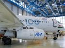 Superjet 100 w hangarze (fot. UAC)