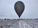 Balon meteorologiczny z podczepionym pakunkiem z papierosami (fot. Nadbużański OSG)