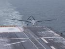 Bayraktar TB3 ląduje na pokładzie lotniskowca TCG ANADOLU (fot. Baykar)