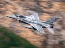 F-16 polskich Sił Powietrznych w locie (fot. kpt. Paweł Krzeszkiewicz, 31BLT)