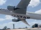 Low pass B772F Qatar Airways, fot. Airlive_net