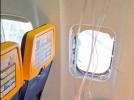 Uszkodzenia okna B738 Air Malta, fot. avherald