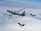 A330 MRTT w locie podczas tankowania Eurofighterów (fot. Airbus)