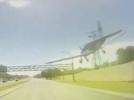 Awaryjne lądowanie Pipera PA-28 na autostradzie na Florydzie, fot. kadr youtube