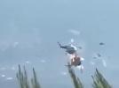 Kolizja śmigłowców gaśniczych Bell 214ST w Grecji (fot. kadr z filmu na youtube.com)